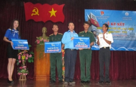 “Hành trình đến với Biển đảo quê hương"