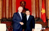 President Sang welcomes former US President Clinton