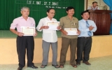 Phường Phú Thọ, TP.TDM  tặng 245 phần quà cho các đối tượng chính sách