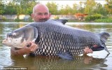 Bắt được con cá chép nặng hơn 70 kg