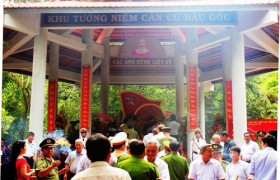 Những “bông hoa” trong lòng địch:  Chuyện ở ven rừng