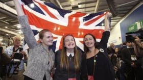Scots spurn independence but impatient for new powers