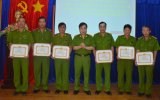 Cảnh sát PCCC tỉnh: Khen thưởng cán bộ chiến sĩ tích cực chữa cháy tại Công ty Sakata