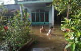 Triều cường vượt báo động 3, nhiều khu vực ven sông Sài Gòn bị ngập nặng