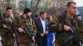 Ukraine crisis: President Poroshenko in talks over rebel polls