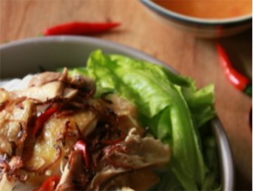 Phở gà trộn