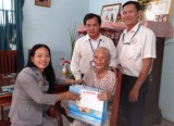 Hội Chữ thập đỏ tỉnh:  Tặng quà tri ân công đức 4 mẹ Việt Nam anh hùng