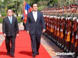 Thủ tướng Thái Lan bắt đầu chuyến thăm chính thức Lào