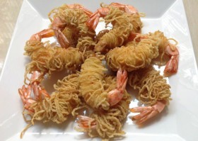 Tôm cuốn mì sợi chiên giòn