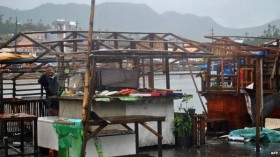Typhoon Hagupit weakens over Philippines