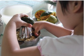 “Mẹ để đấy, con làm cho!”