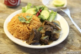 Cơm đỏ bò lúc lắc
