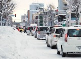 Tuyết rơi dày đặc ở Nhật Bản, gần 300 chuyến bay bị hủy bỏ