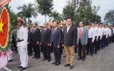 Lãnh đạo tỉnh Bình Dương viếng Nghĩa trang liệt sĩ nhân kỷ niệm 70 năm Ngày thành lập Quân đội nhân dân Việt Nam