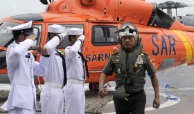 Black box evades AirAsia search teams