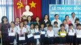 Phú Giáo: Trao học bổng cho học sinh nghèo hiếu học