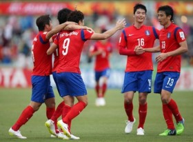 2015年亚洲杯足球赛：韩国队以1比0小胜阿曼
