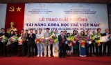 2014年“越南年轻科技人才”奖颁奖仪式在河内举行