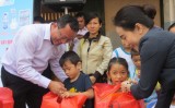 Hành trình “Xuân với trẻ em khó khăn” đến với thị xã Thuận An