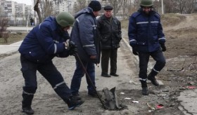 Rebels advance in Ukraine, Moscow faces sanctions threats