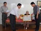 Huyện Bắc Tân Uyên: Trao tặng danh hiệu “Bà mẹ Việt Nam anh hùng” tại gia đình cho các mẹ
