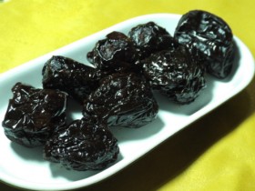 Làm mứt táo ta đón tết
