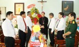 Lãnh đạo tỉnh thăm, chúc tết Tòa Giám mục Phú Cường và Giáo hội Phật giáo tỉnh