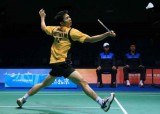 Minh, Trang retain world places