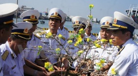 Những chuyến đi nghĩa tình mang Tết đến thềm lục địa phía Nam