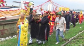 太平省陈祠庙会开庙 陈朝历代皇帝祠和陵墓区获国家级历史遗迹证书