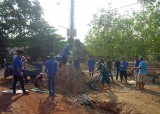 Đoàn thanh niên xã Đất Cuốc, huyện Bắc Tân Uyên: Thực hiện công trình làm đường ngõ xóm