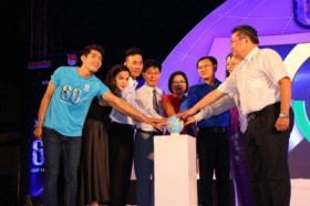越南全国各地响应“地球一小时”活动