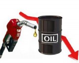 Giá xăng dầu thế giới đang lao dốc, trong nước thế nào?