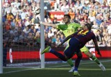Pedro lập siêu phẩm, Barca chạm tay vào chức vô địch Liga