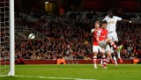 Arsenal gục ngã trước Swansea tại Emirates