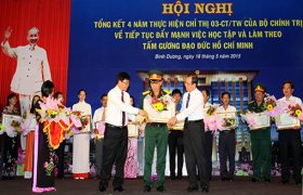 Đẩy mạnh học tập làm theo Bác gắn với thực hiện Nghị quyết Trung ương 4