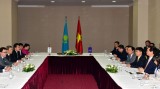 PM meets with leaders of Kazakh national oil group