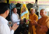 Các đoàn thăm, chúc mừng các chức sắc Phật giáo nhân mùa Phật đản