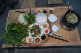 Ăn cháo cá miền Tây ở Bình Dương có gì đặc biệt?