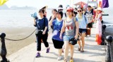 承载1500名游客的超级处女星号邮轮抵达广宁省下龙市