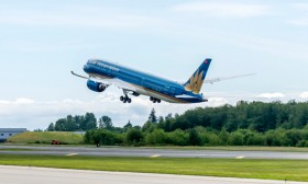 Boeing 787 của Việt Nam trình diễn tại Paris Air Show
