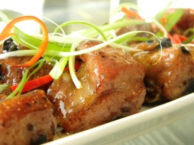 Sườn sốt tỏi ô liu