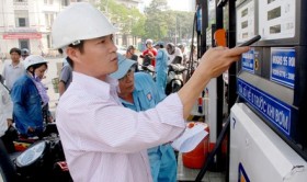 Giá xăng giảm 330 đồng/lít từ 13 giờ chiều nay