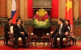 Vietnam, Laos look forward to successful Party Congress