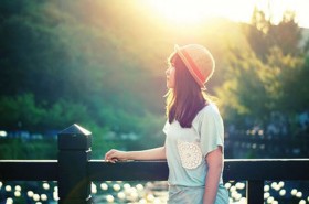 Nắm tay con vào đời…