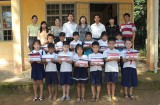 Tặng 19 phần quà cho học sinh nghèo xã Tam Lập