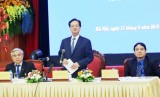 政府总理阮晋勇会见70名典范青年科学家