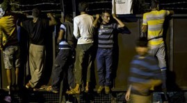Hungary shuts EU border, taking migrant crisis into its own hands