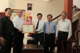 Binh Duong Provincial leader delegation on visit and longevity greetings to elderly religious figures