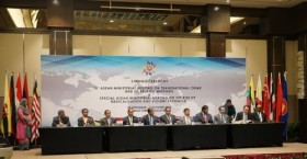 东盟十国承诺继续密切配合 大力打击跨国犯罪